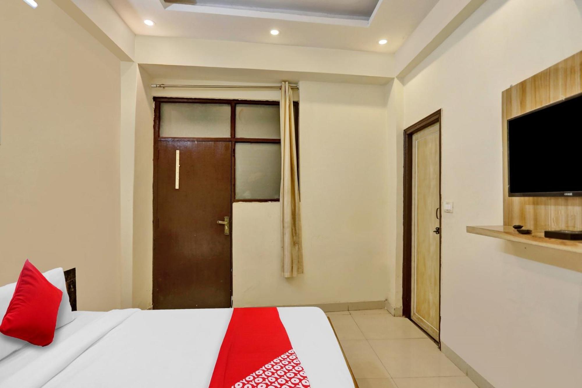 Hotel O Surajmal Place 4*