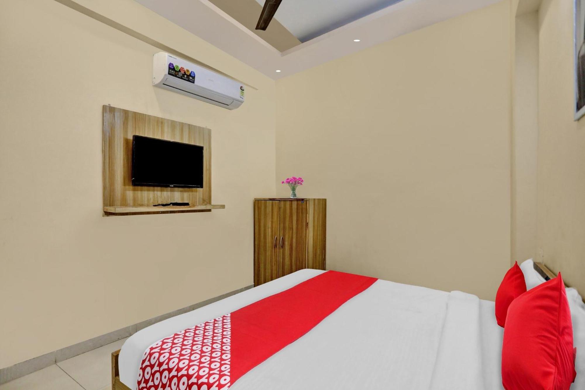 Hotel O Surajmal Place 4*